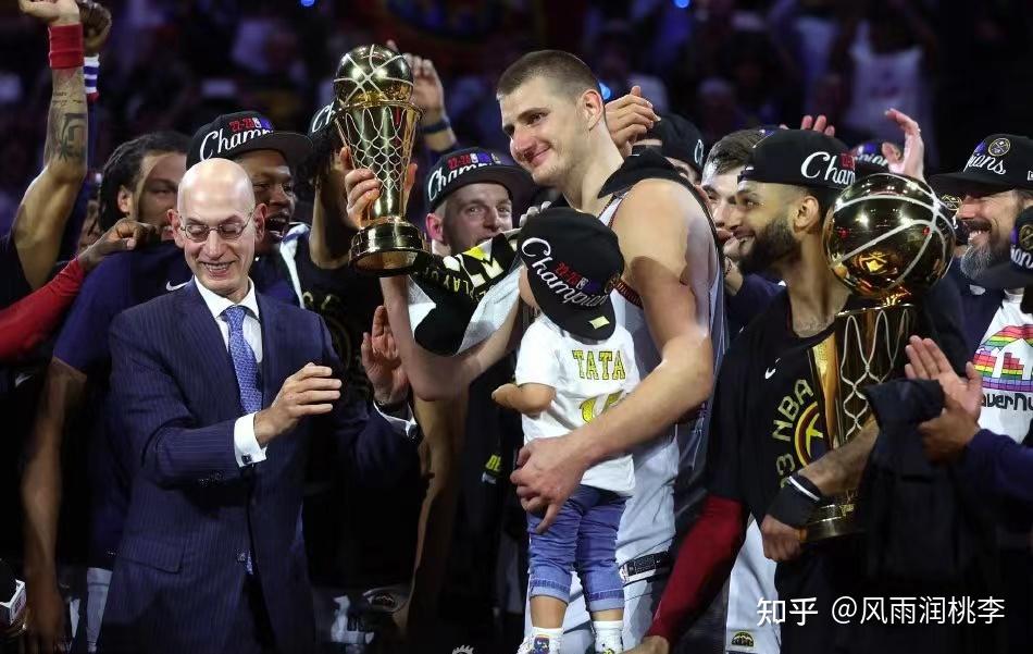 热火队在NBA比赛中夺得胜利