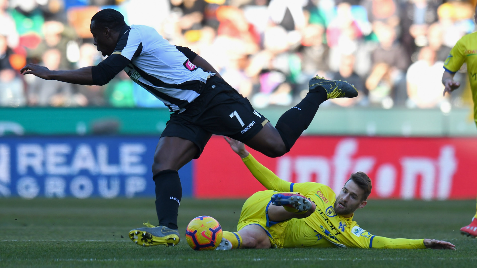 乌迪内斯主场2-0击败切沃，结束连败状态